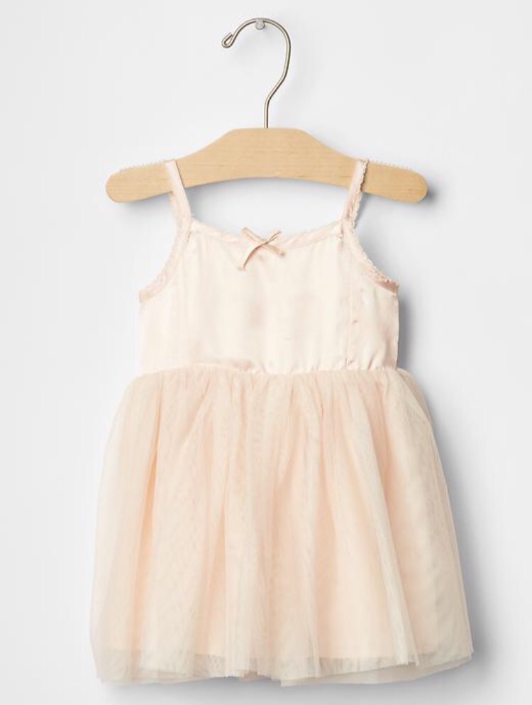 Christmas is done now it’s time to Party!!! We need lots of sparkle and glam!! Last minute baby&nbsp;outfits!